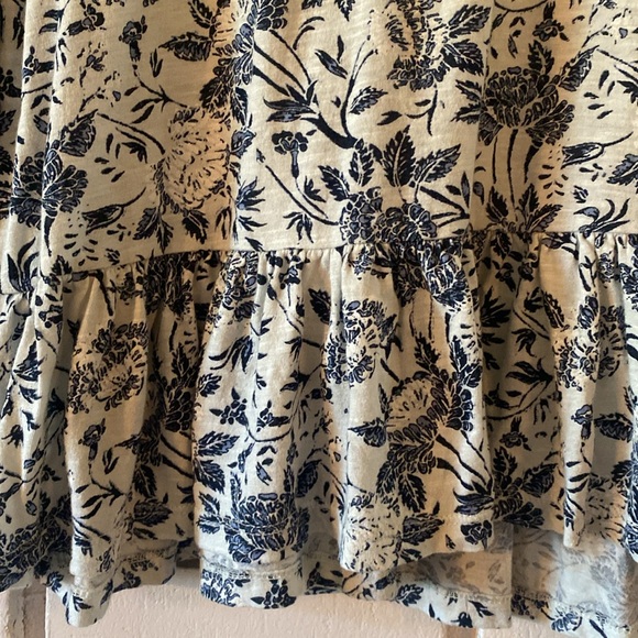 Lucky Brand Ruffle Hem Floral Long Sleeve Top - Picture 3 of 6